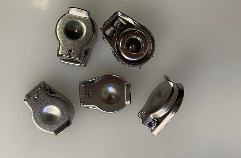 Oven receptacle cover cap for high-temperature accessory protection